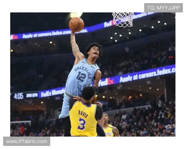 莫兰特半场展现全能组织能力串联全队砍下10分3板7助攻助力球队进攻流畅